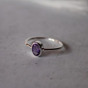 Anillo oval amatista